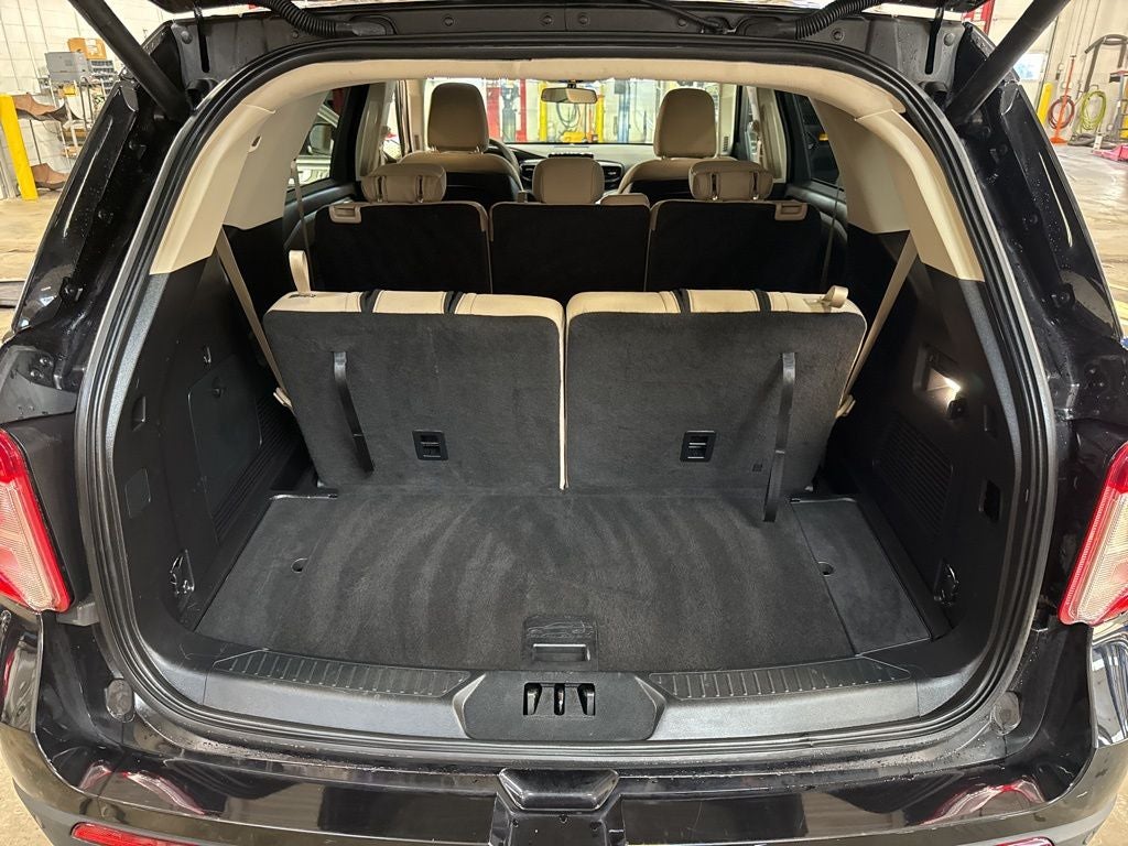 2020 Ford Explorer Base