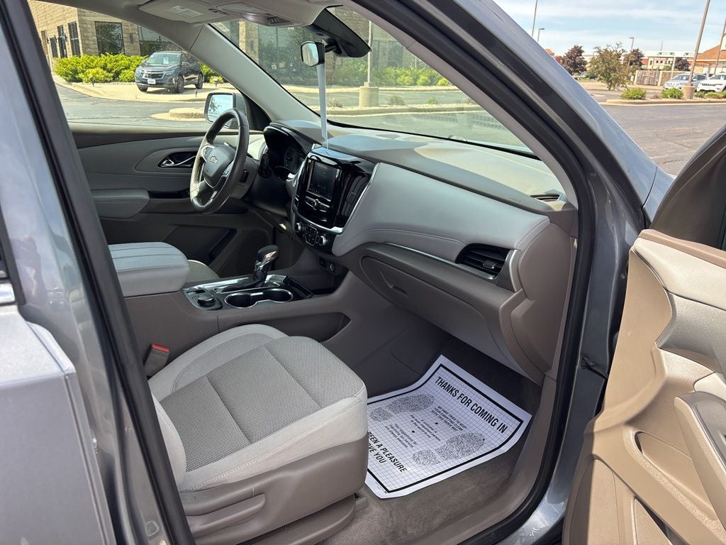 2021 Chevrolet Traverse LT Cloth