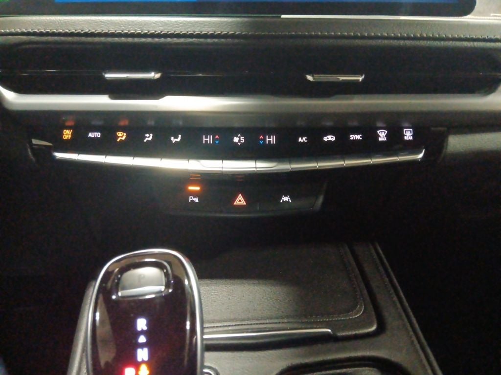 2025 Cadillac XT4 Premium Luxury