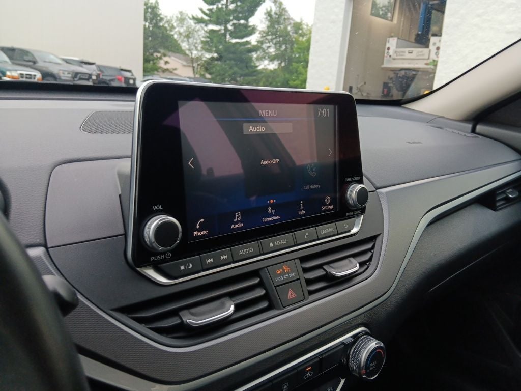 2025 Nissan Altima SR