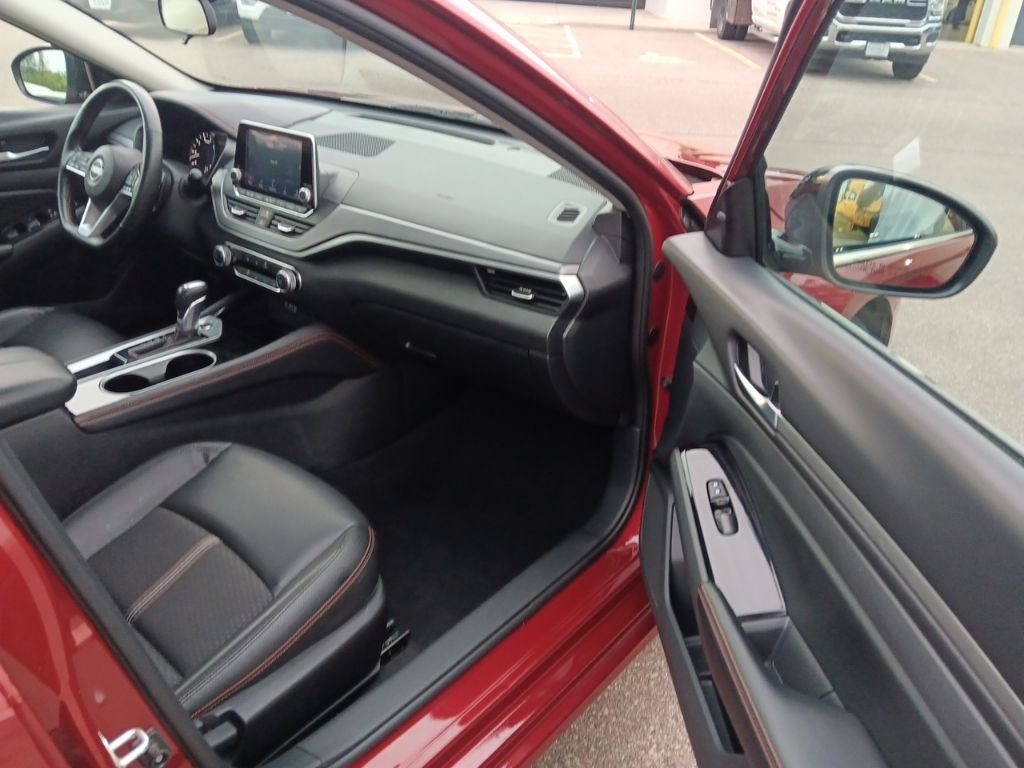 2025 Nissan Altima SR