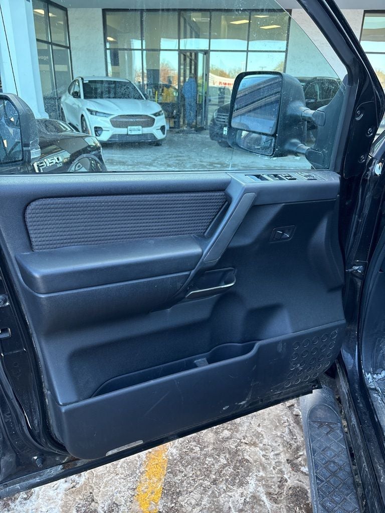 2014 Nissan Titan SV