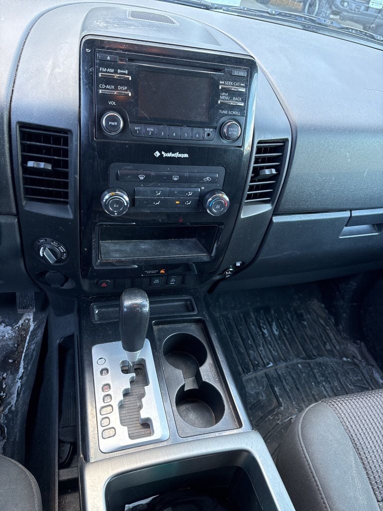 2014 Nissan Titan SV