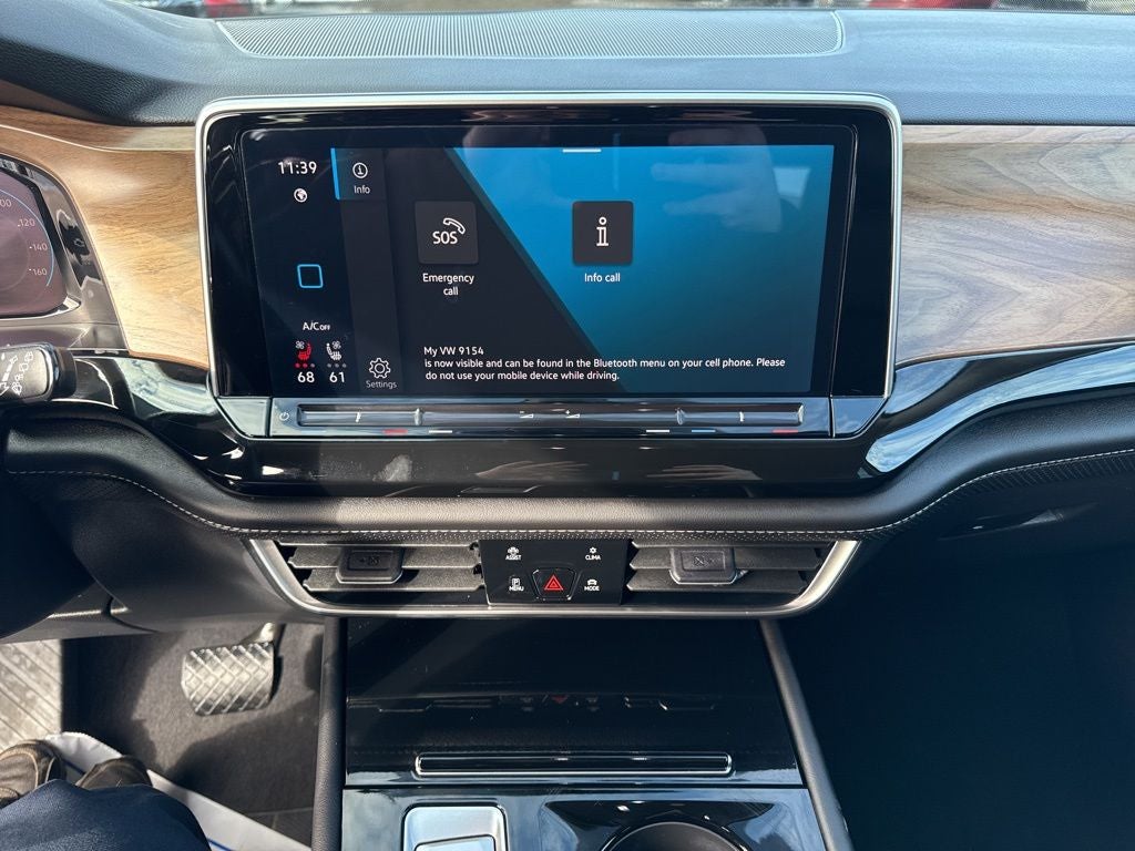 2025 Volkswagen Atlas 2.0T SE w/Technology