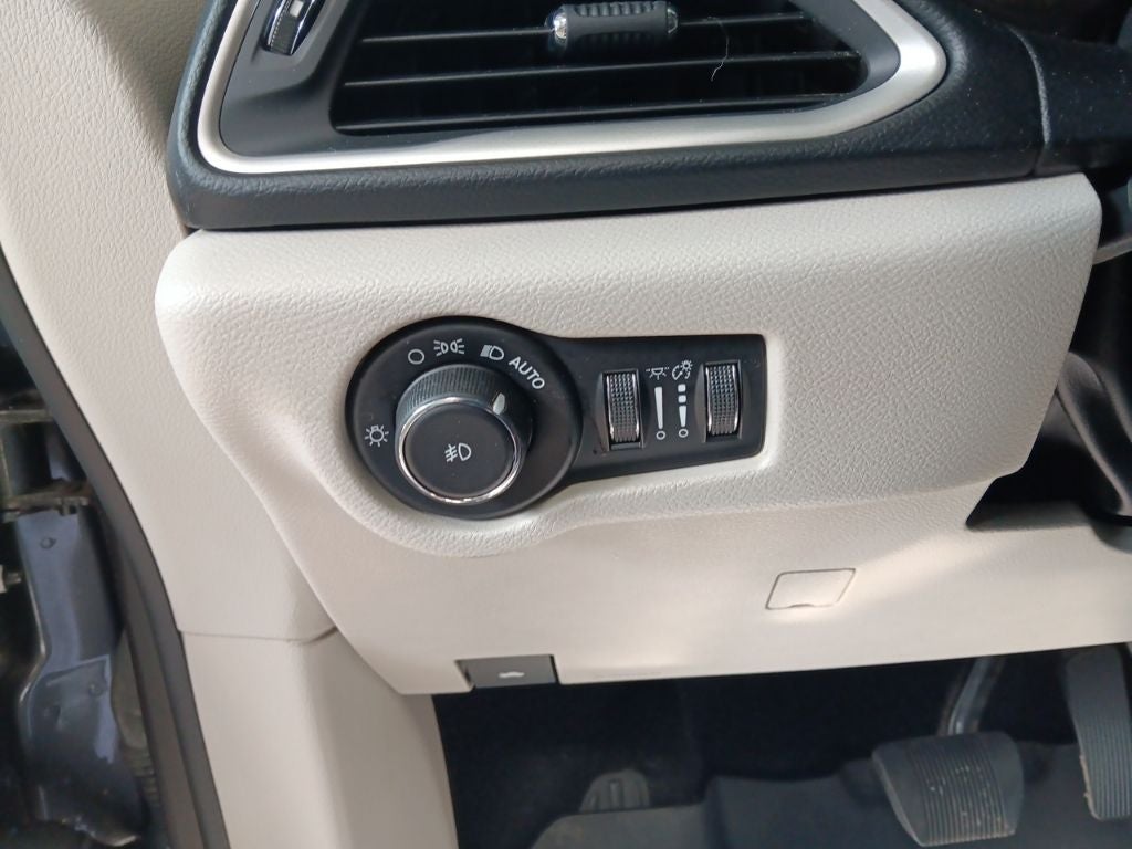 2017 Chrysler Pacifica Touring L