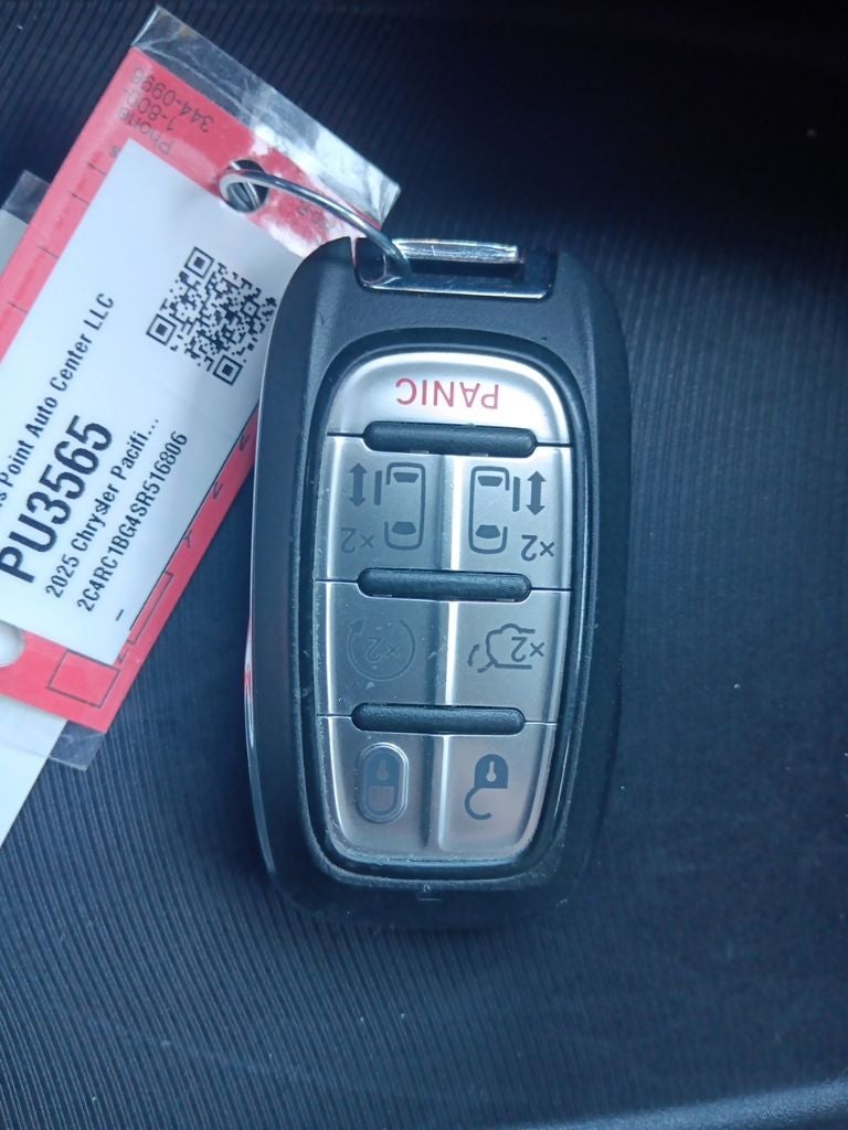 2025 Chrysler Pacifica Select