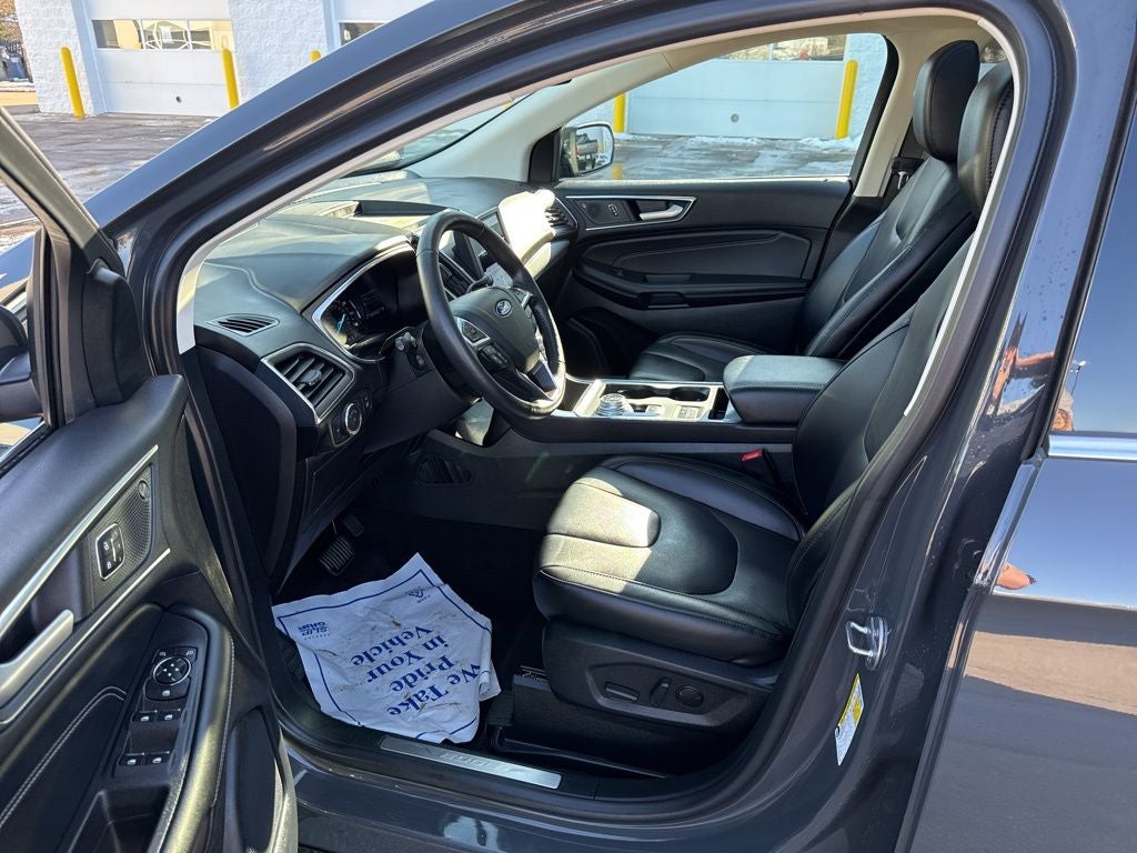 2021 Ford Edge Titanium