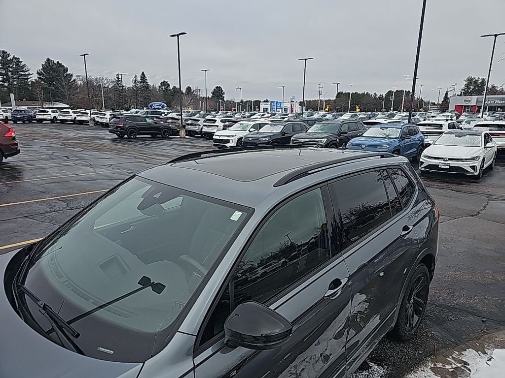 2023 Volkswagen Tiguan 2.0T SE R-Line Black