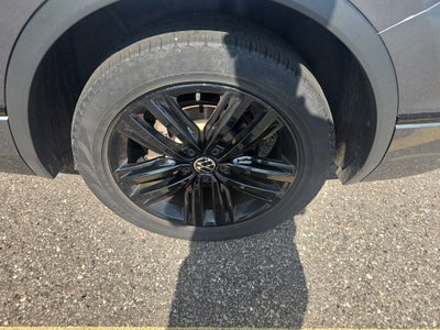 2022 Volkswagen Tiguan 2.0T SE R-Line Black