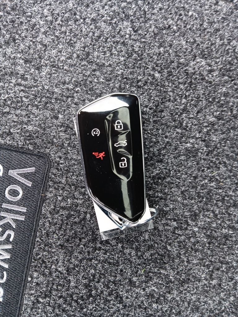 2025 Volkswagen Tiguan 2.0T SE R-Line Black
