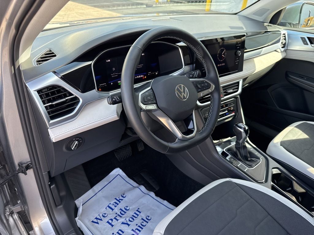 2025 Volkswagen Taos 1.5T SE