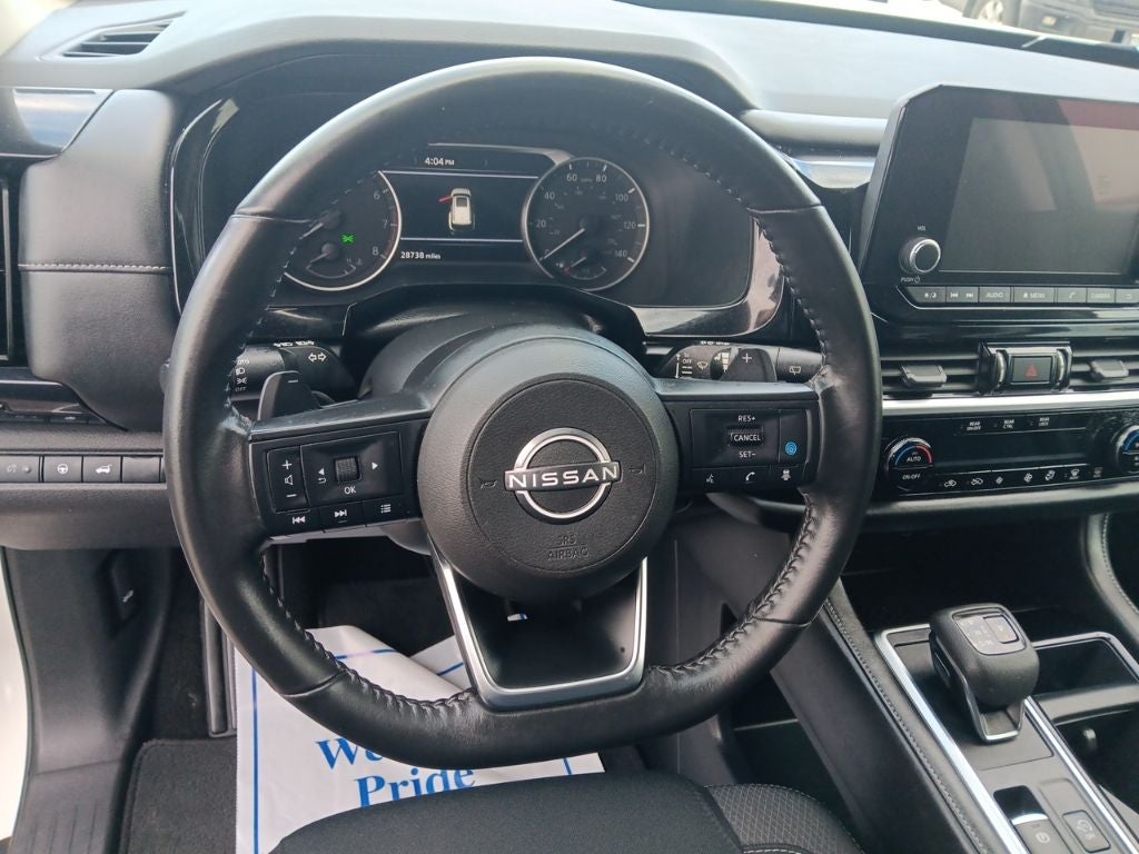 2025 Nissan Pathfinder SV