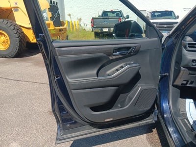 2020 Toyota Highlander Hybrid Platinum