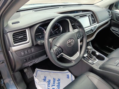 2019 Toyota Highlander SE