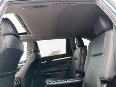2019 Toyota Highlander SE