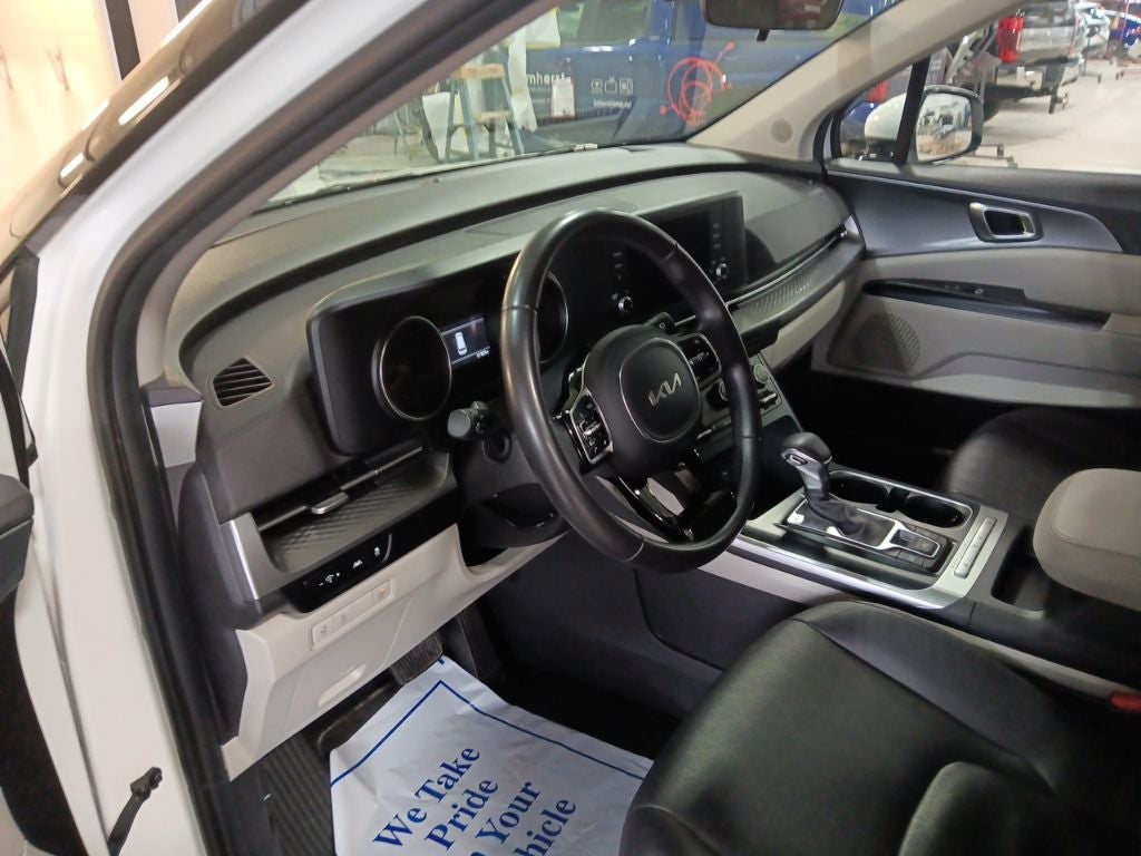 2024 Kia Carnival LX