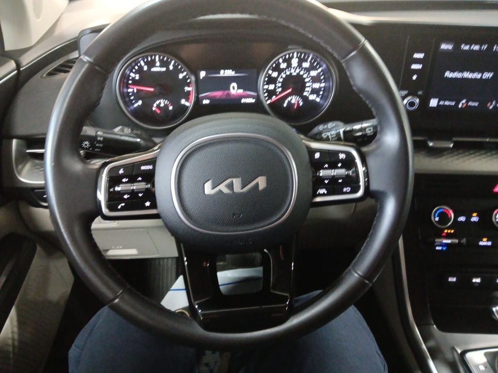 2024 Kia Carnival LX