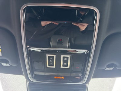 2025 Land Rover Range Rover Velar Dynamic SE