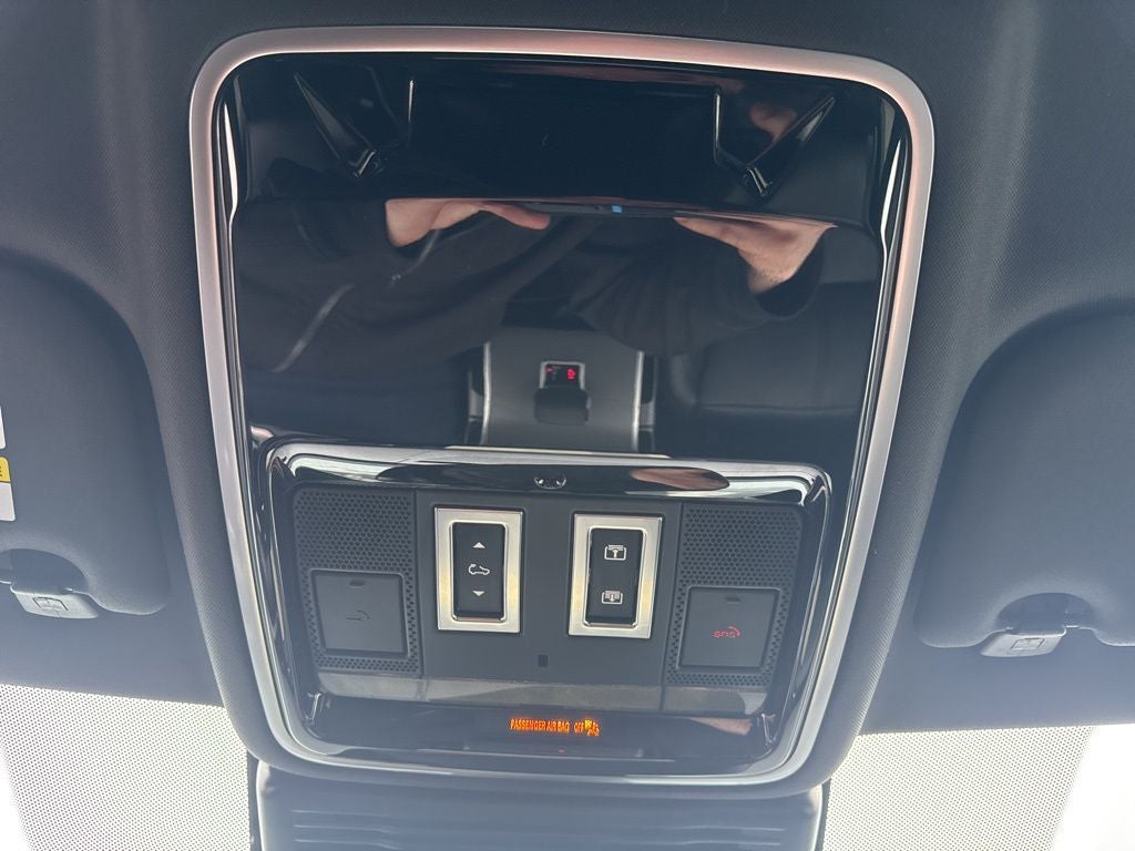 2025 Land Rover Range Rover Velar Dynamic SE