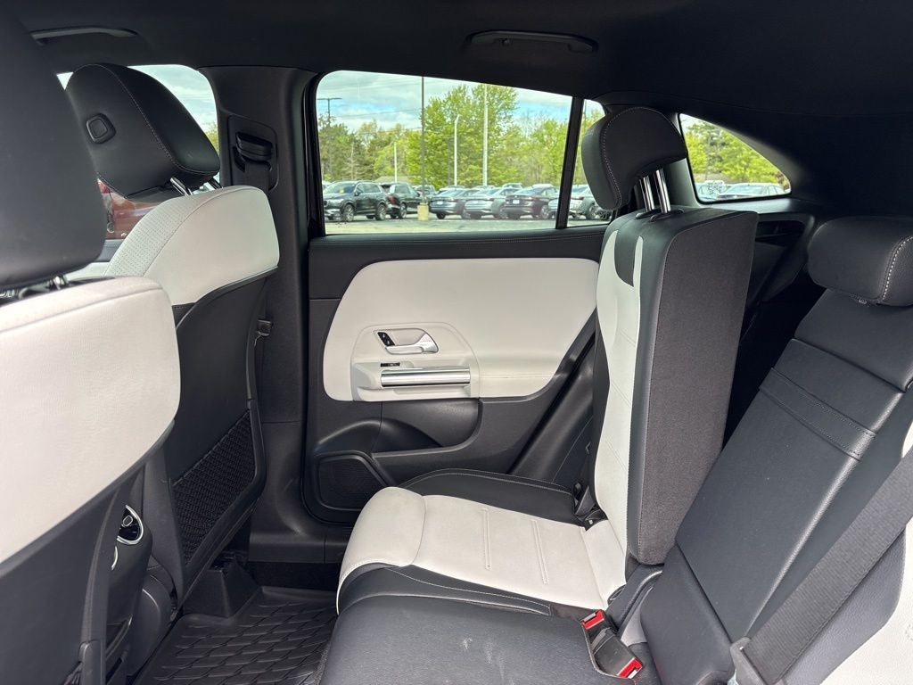 2022 Mercedes-Benz GLA Base
