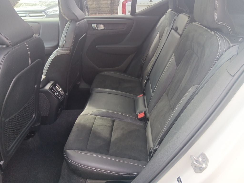 2021 Volvo XC40 Recharge Pure Electric P8