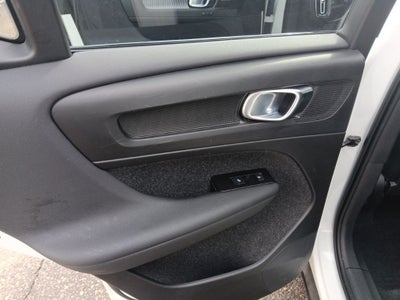 2021 Volvo XC40 Recharge Pure Electric P8